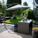 Unterschlupf Mit Garten & Whirlpool * רדברג