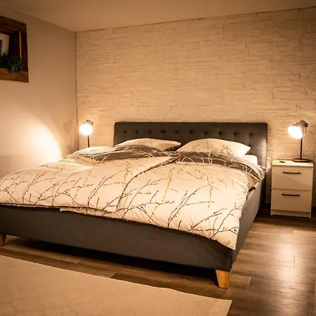 Appartement Unterschlupf Mit Garten & Whirlpool Radeberg