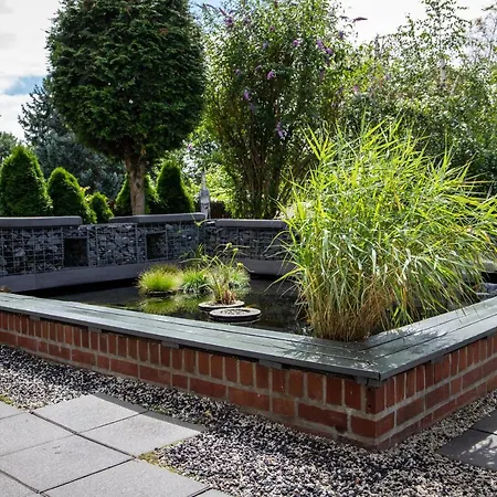 Unterschlupf Mit Garten & Whirlpool
