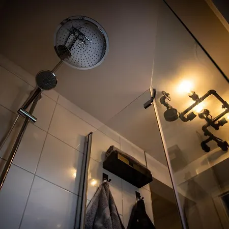 Unterschlupf Mit Garten & Whirlpool * Radeberg