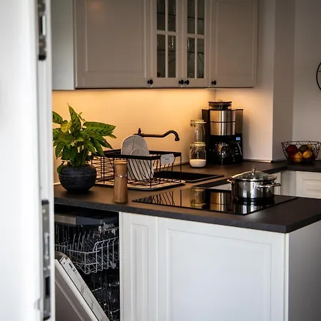 Apartment Unterschlupf Mit Garten & Whirlpool *