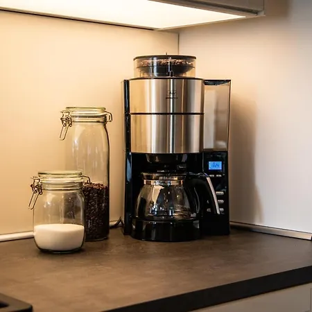 Unterschlupf Mit Garten & Whirlpool *