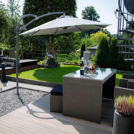 Unterschlupf Mit Garten & Whirlpool * Radeberg